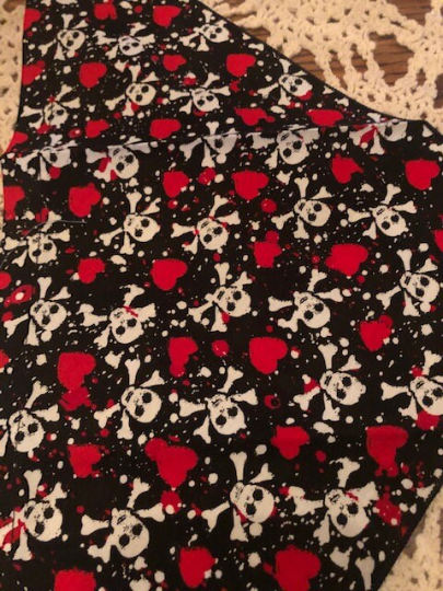 Cross Bones & Hearts Bandana Coller